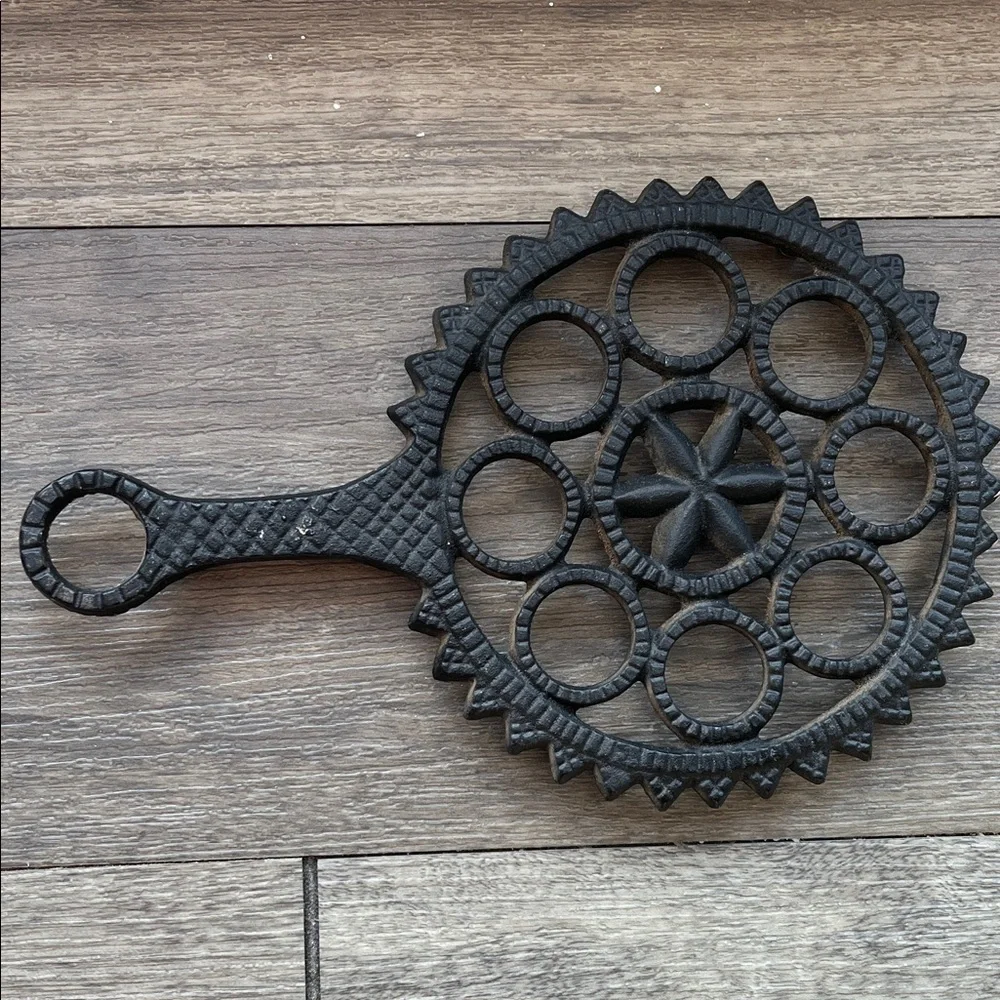 VINTAGE 1948 JZH trivet T-9 HEX Black Cast Iron Trivet